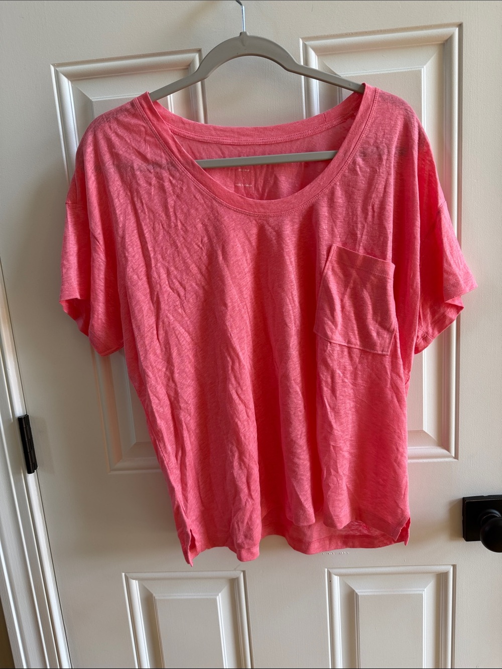 Lou & Grey Coral Pocket Short Sleeve Tee